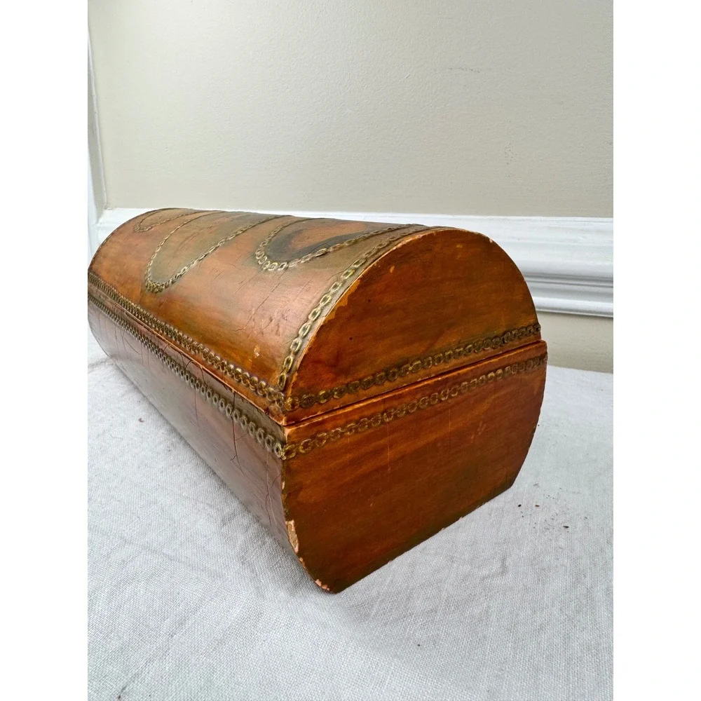 Vintage Hand Painted Dome Top Wooden Trunk Portrait Miniatures Velvet Lined 12in